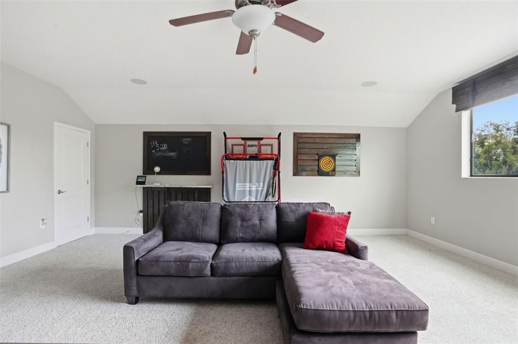 Activo con contrato: $749,900 (5 camas, 5 baños, 3802 Pies cuadrados)