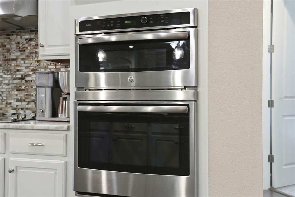 Activo con contrato: $749,900 (5 camas, 5 baños, 3802 Pies cuadrados)