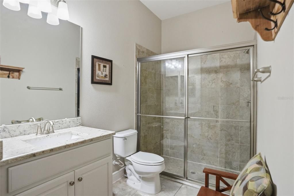 Activo con contrato: $749,900 (5 camas, 5 baños, 3802 Pies cuadrados)