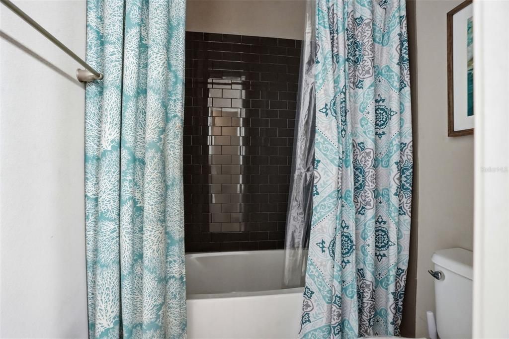 Activo con contrato: $749,900 (5 camas, 5 baños, 3802 Pies cuadrados)
