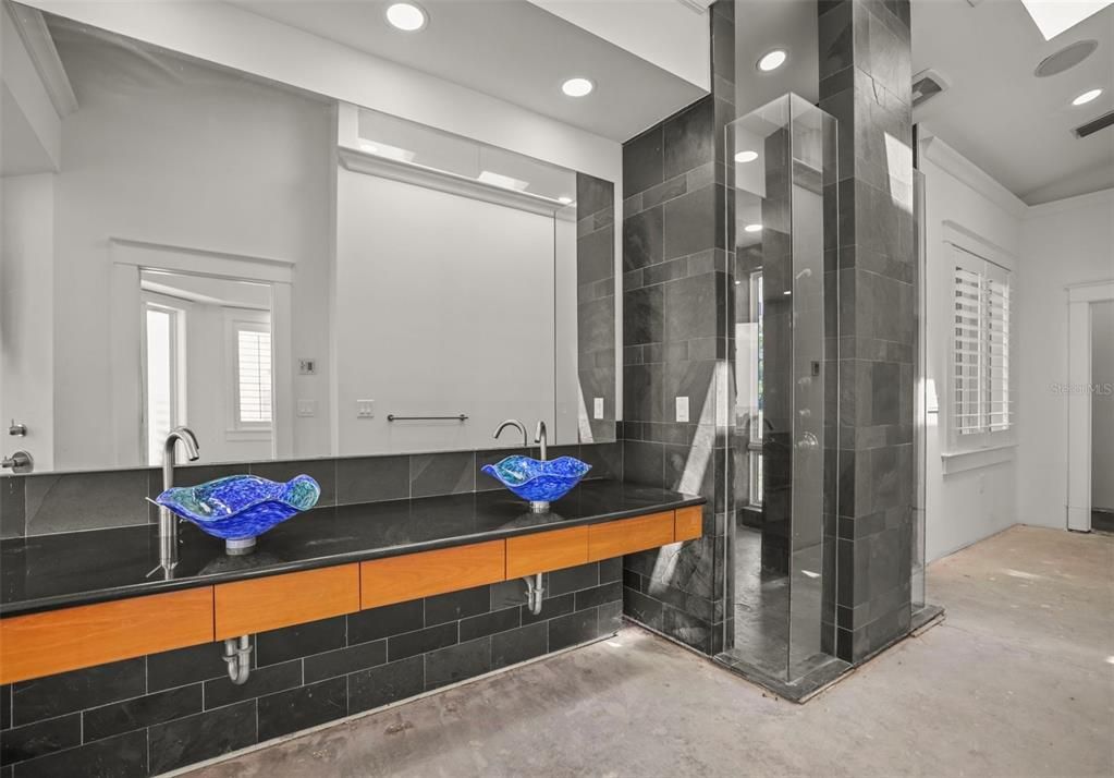 For Sale: $2,450,000 (5 beds, 4 baths, 4794 Square Feet)