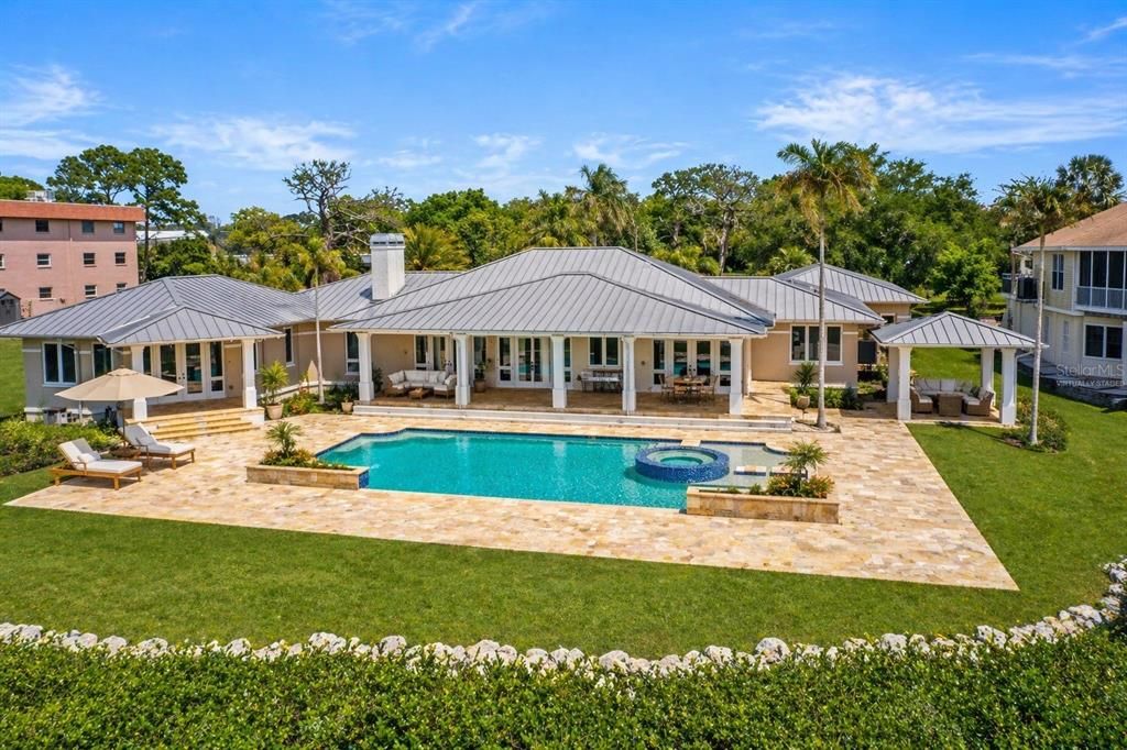 For Sale: $2,450,000 (5 beds, 4 baths, 4794 Square Feet)