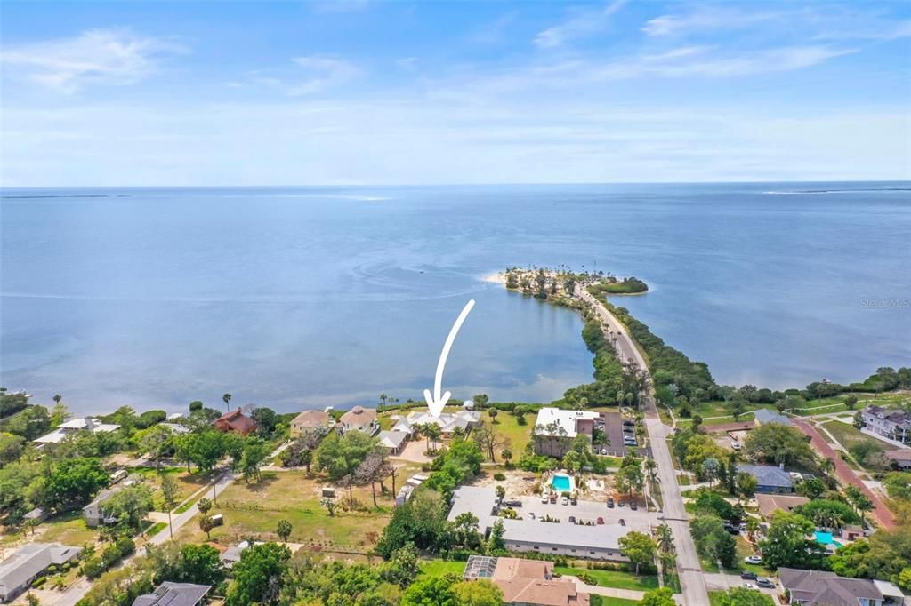For Sale: $2,450,000 (5 beds, 4 baths, 4794 Square Feet)