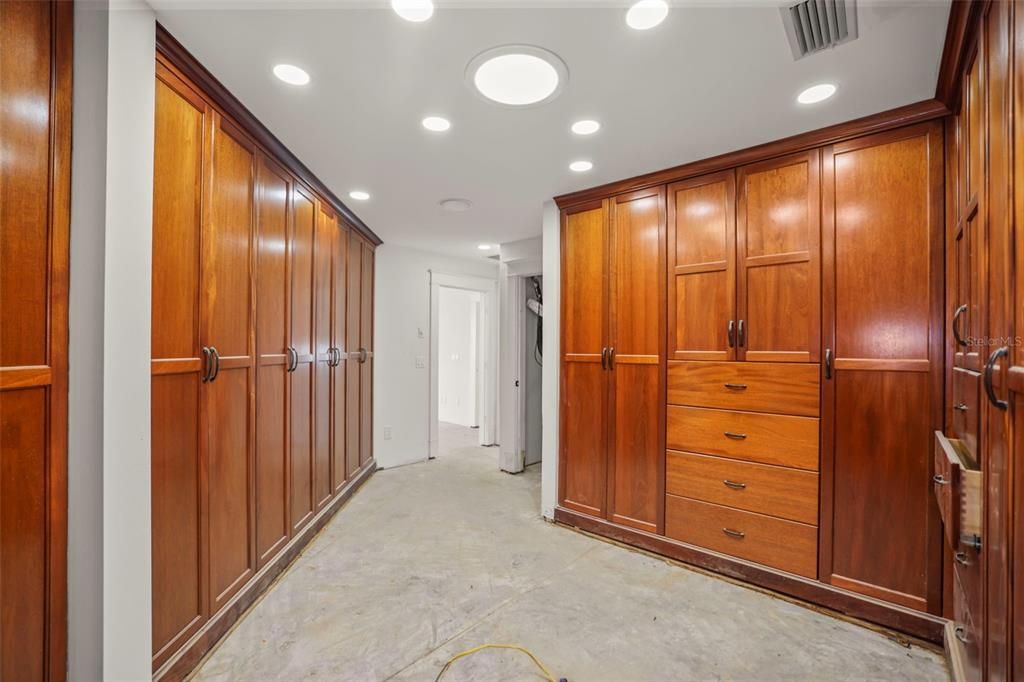 For Sale: $2,450,000 (5 beds, 4 baths, 4794 Square Feet)