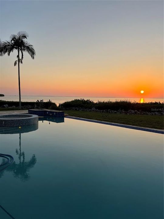 For Sale: $2,450,000 (5 beds, 4 baths, 4794 Square Feet)