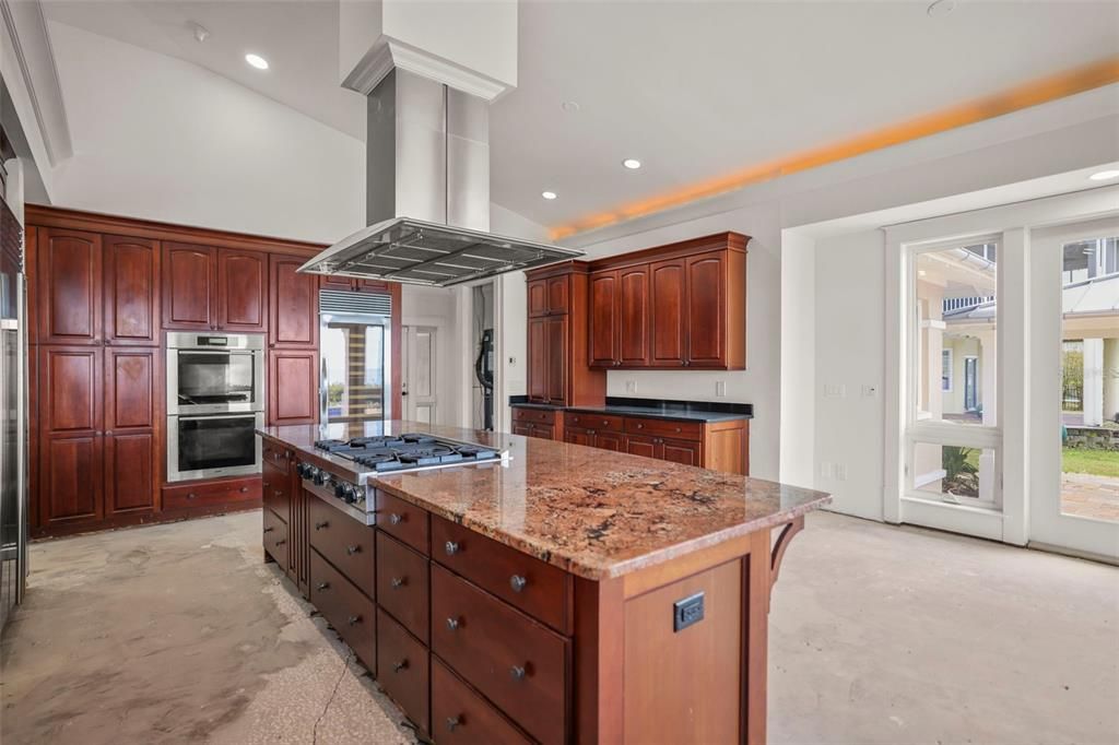 For Sale: $2,450,000 (5 beds, 4 baths, 4794 Square Feet)