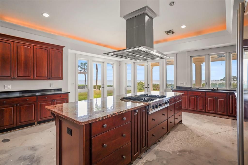 For Sale: $2,450,000 (5 beds, 4 baths, 4794 Square Feet)