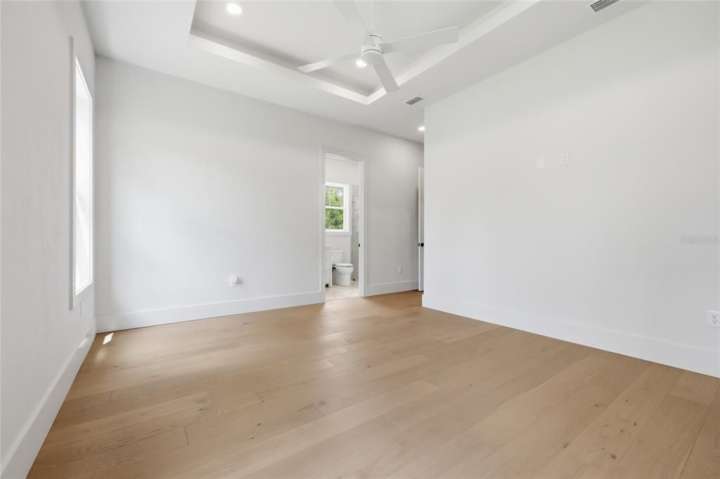 Activo con contrato: $1,089,067 (4 camas, 3 baños, 2898 Pies cuadrados)
