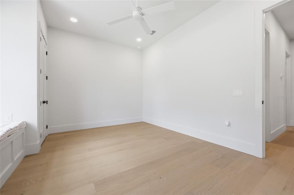 Activo con contrato: $1,089,067 (4 camas, 3 baños, 2898 Pies cuadrados)