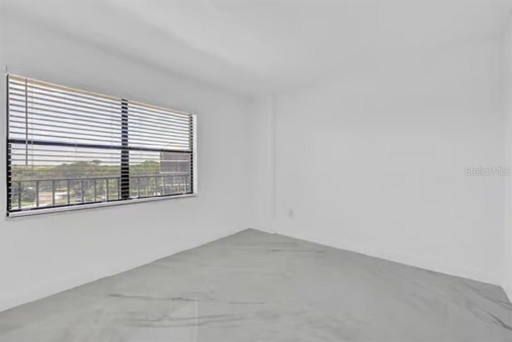 Active With Contract: $259,900 (2 beds, 2 baths, 1070 Square Feet)