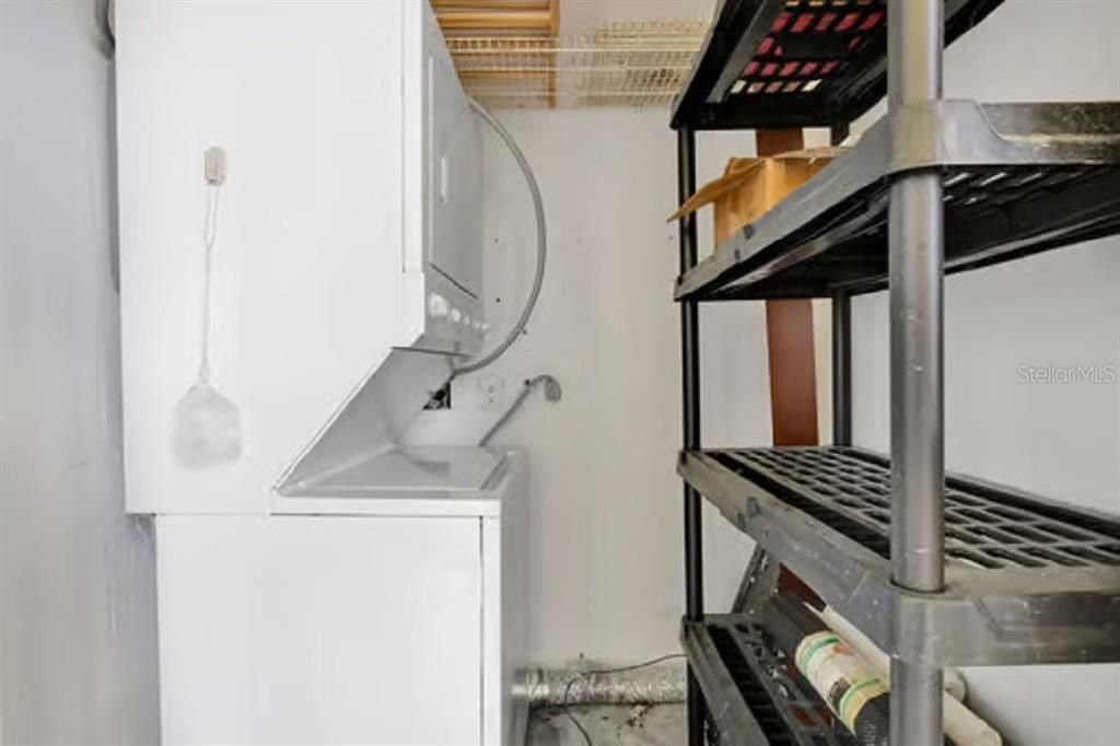 Active With Contract: $259,900 (2 beds, 2 baths, 1070 Square Feet)
