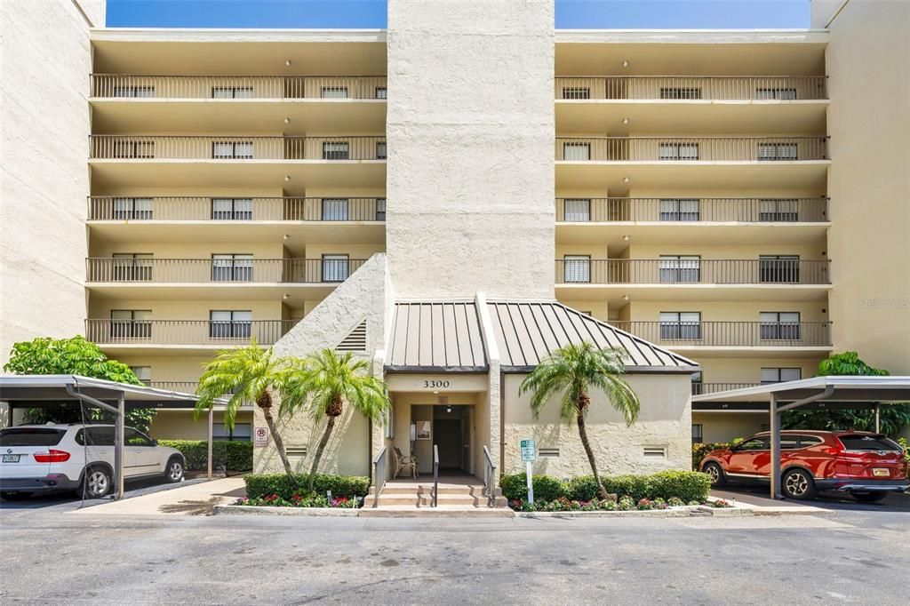 Active With Contract: $259,900 (2 beds, 2 baths, 1070 Square Feet)