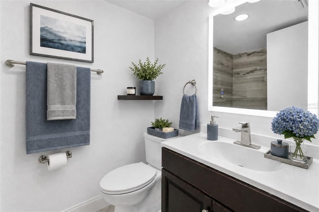 Active With Contract: $259,900 (2 beds, 2 baths, 1070 Square Feet)