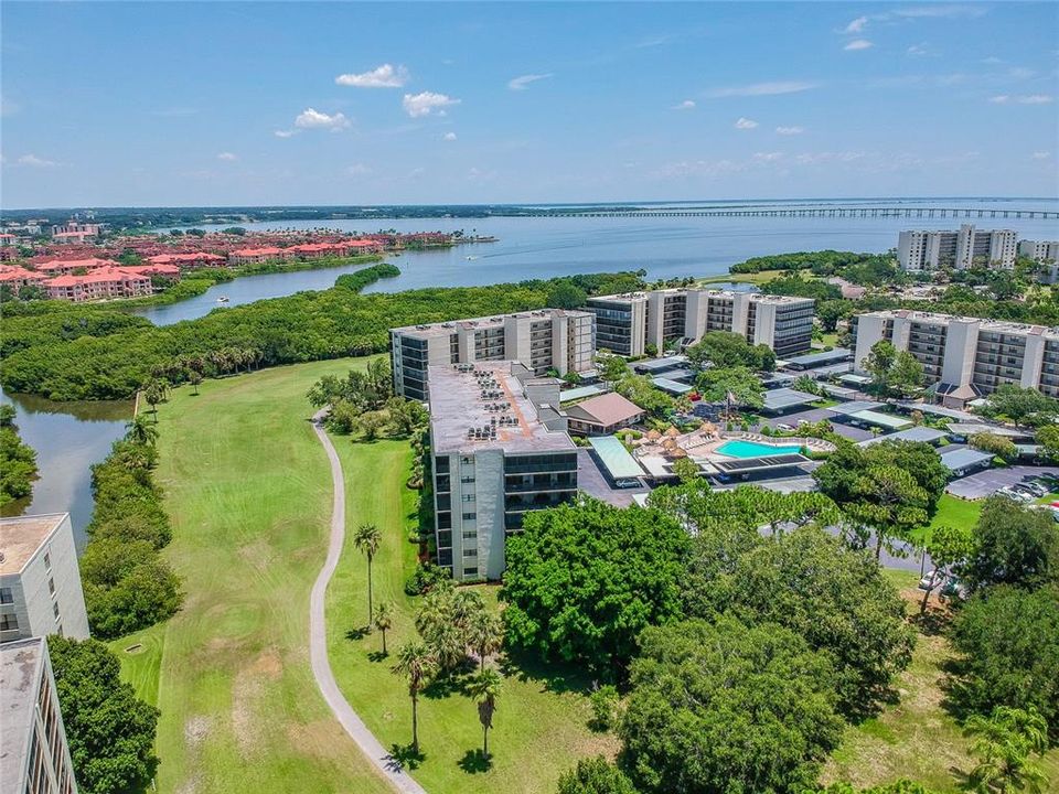 Active With Contract: $259,900 (2 beds, 2 baths, 1070 Square Feet)