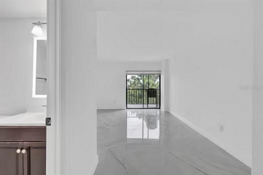 Active With Contract: $259,900 (2 beds, 2 baths, 1070 Square Feet)