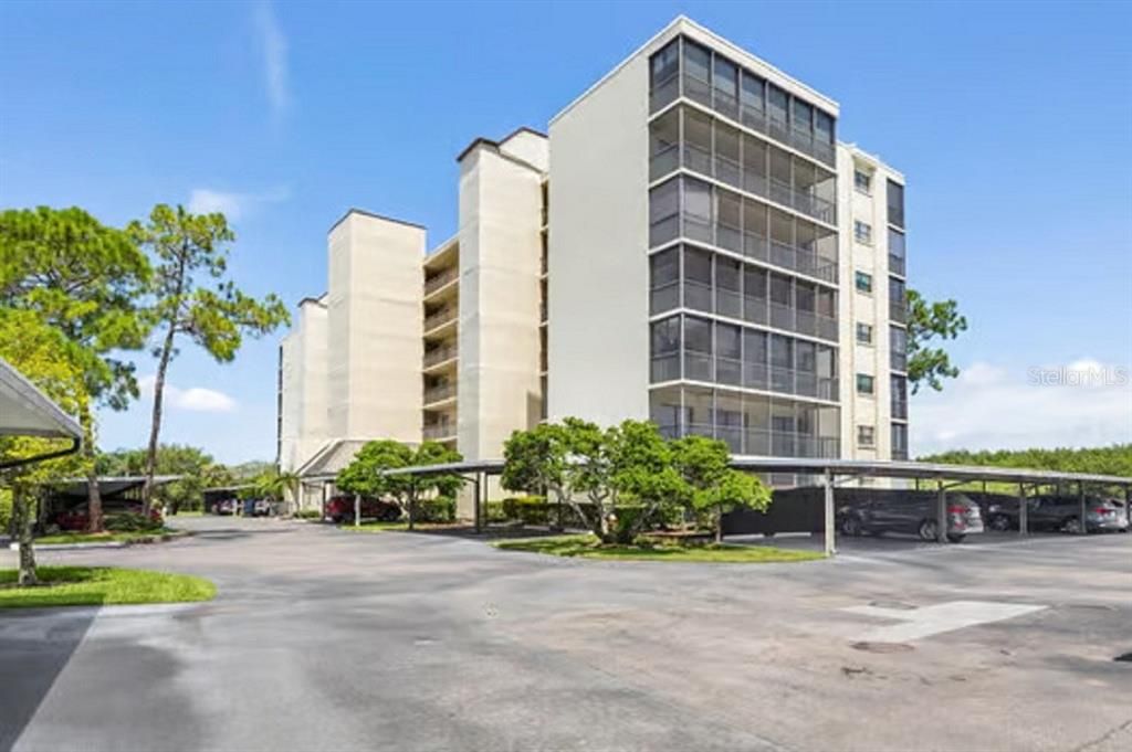 Active With Contract: $259,900 (2 beds, 2 baths, 1070 Square Feet)