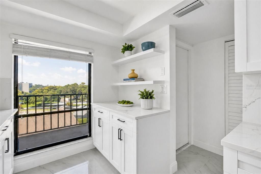 Active With Contract: $259,900 (2 beds, 2 baths, 1070 Square Feet)
