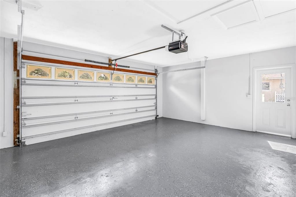 Activo con contrato: $849,000 (3 camas, 2 baños, 1990 Pies cuadrados)