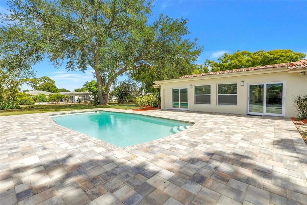 Activo con contrato: $849,000 (3 camas, 2 baños, 1990 Pies cuadrados)