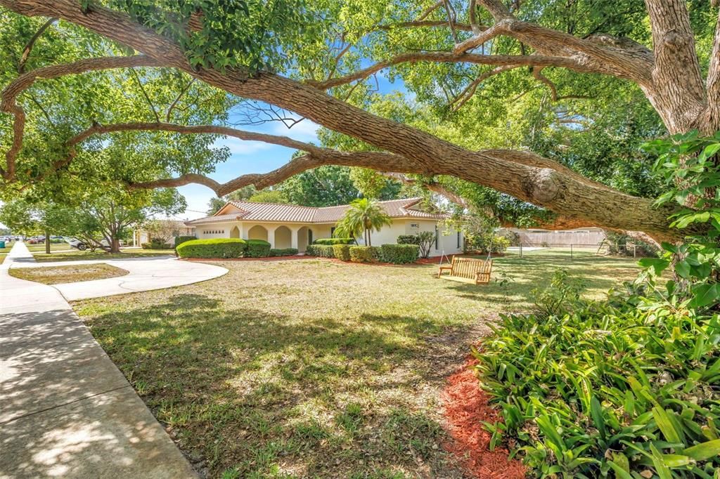 Activo con contrato: $849,000 (3 camas, 2 baños, 1990 Pies cuadrados)