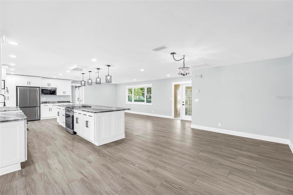 Activo con contrato: $849,000 (3 camas, 2 baños, 1990 Pies cuadrados)