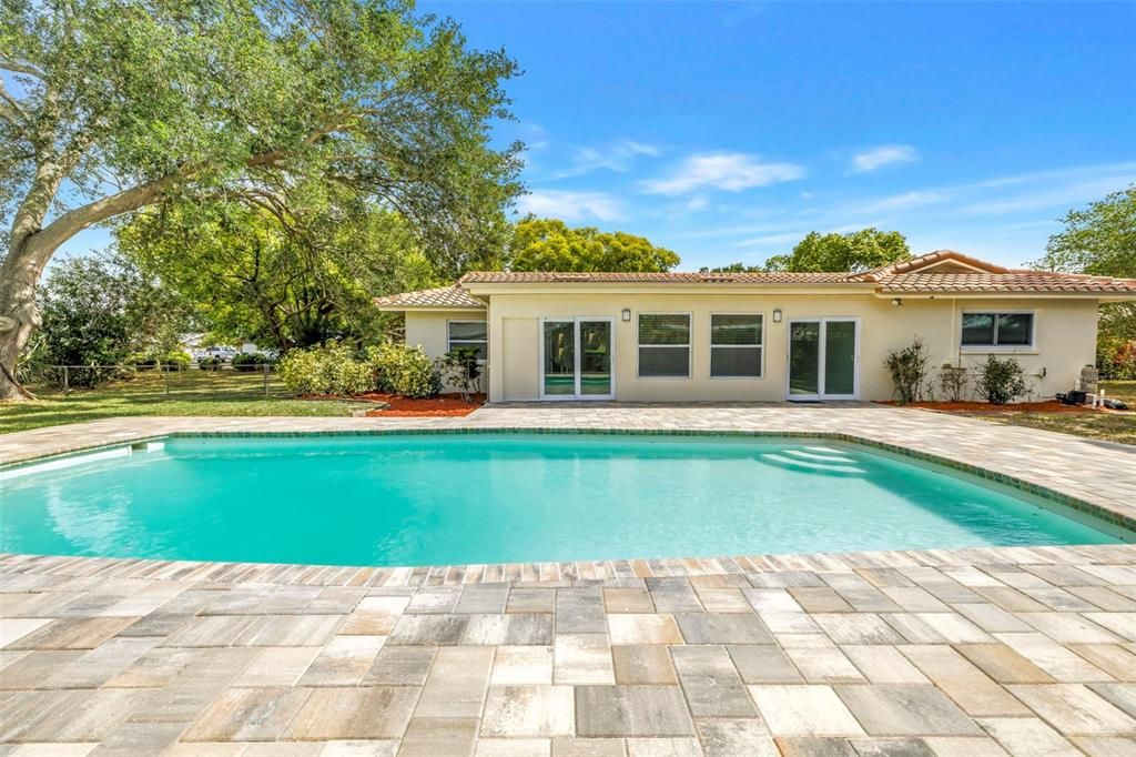 Activo con contrato: $849,000 (3 camas, 2 baños, 1990 Pies cuadrados)