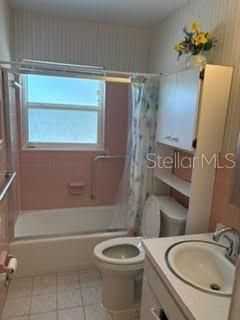 Под контрактом: $329,900 (3 спален, 2 ванн, 1719 Квадратных фут)