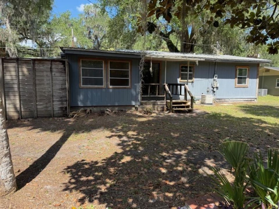 Active With Contract: $80,000 (1 beds, 2 baths, 966 Square Feet)