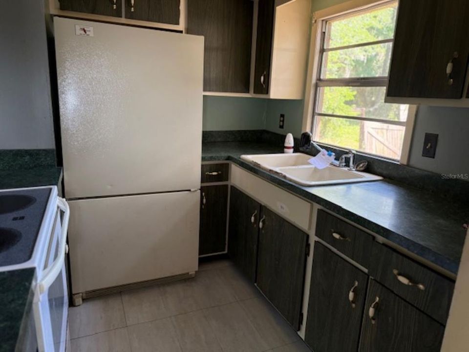 Active With Contract: $80,000 (1 beds, 2 baths, 966 Square Feet)