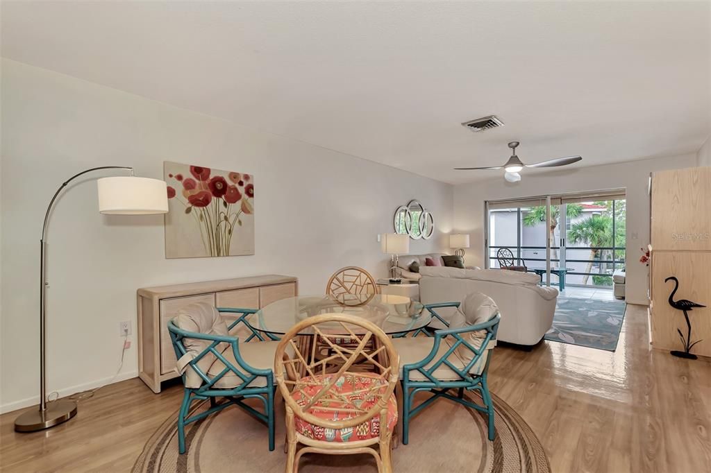 En Venta: $219,000 (1 camas, 1 baños, 716 Pies cuadrados)