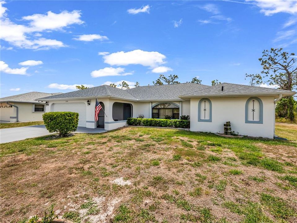 Activo con contrato: $399,000 (3 camas, 2 baños, 2137 Pies cuadrados)