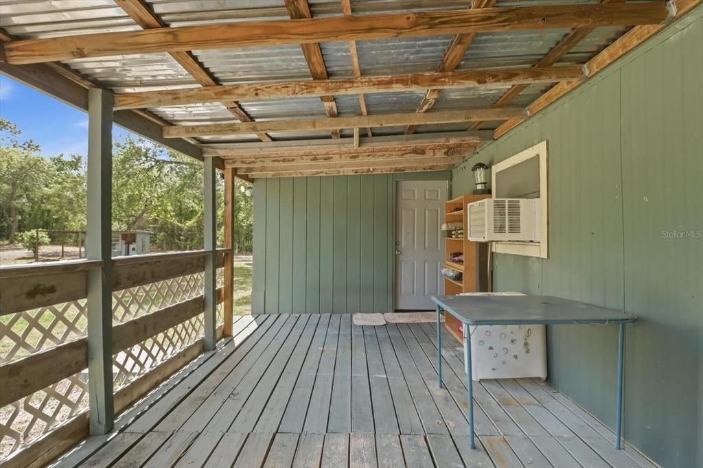 For Sale: $199,000 (2 beds, 2 baths, 720 Square Feet)