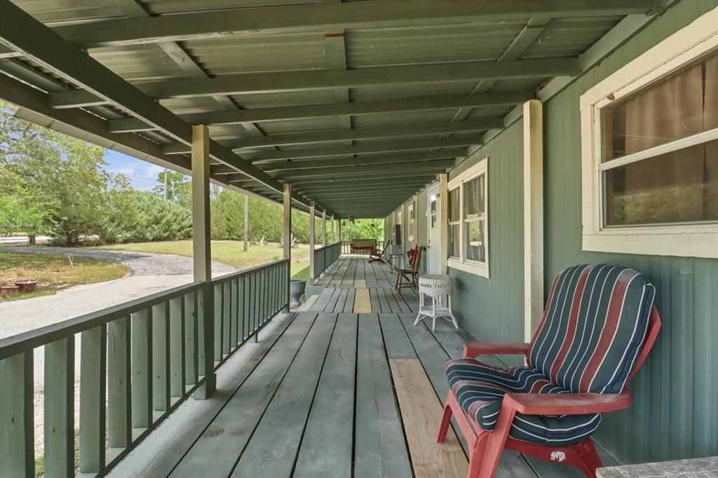 For Sale: $199,000 (2 beds, 2 baths, 720 Square Feet)