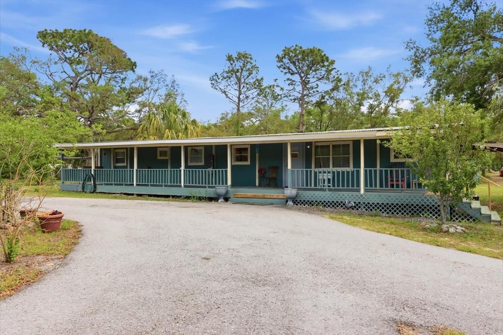 For Sale: $199,000 (2 beds, 2 baths, 720 Square Feet)