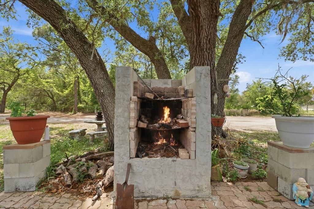 For Sale: $199,000 (2 beds, 2 baths, 720 Square Feet)