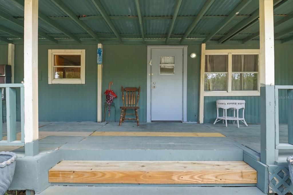 For Sale: $199,000 (2 beds, 2 baths, 720 Square Feet)
