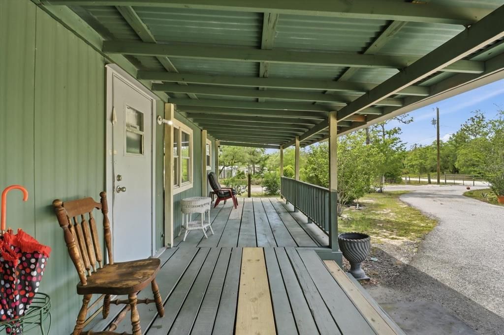 For Sale: $199,000 (2 beds, 2 baths, 720 Square Feet)