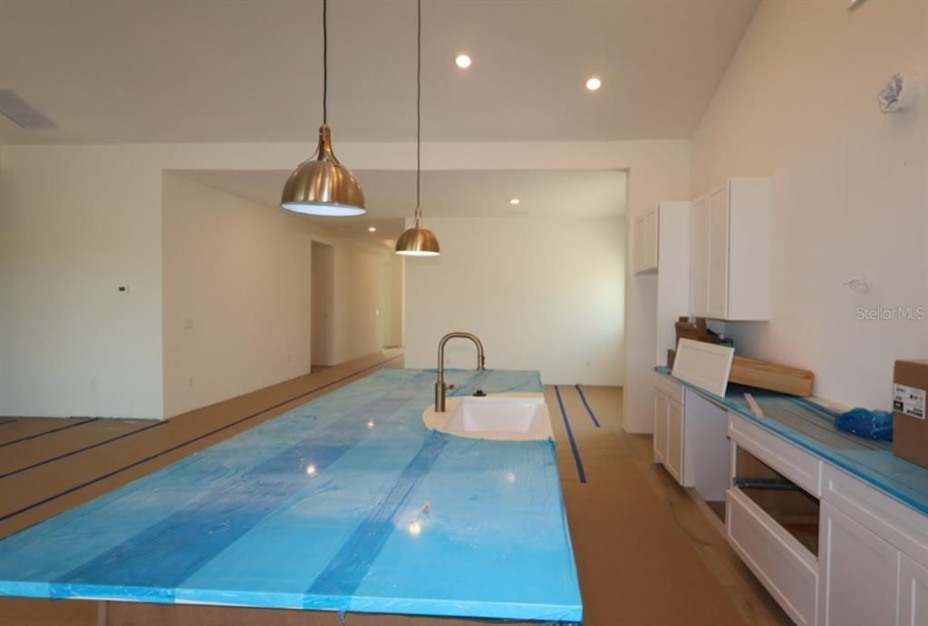 En Venta: $849,990 (4 camas, 3 baños, 3035 Pies cuadrados)