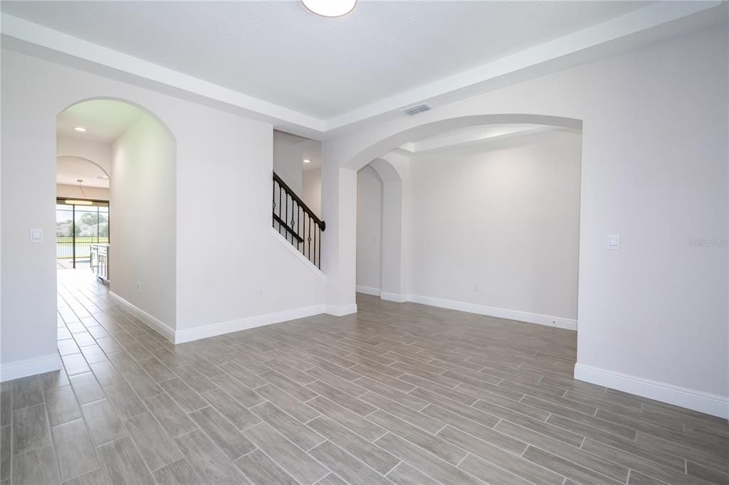 Active With Contract: $949,990 (5 beds, 4 baths, 3227 Square Feet)