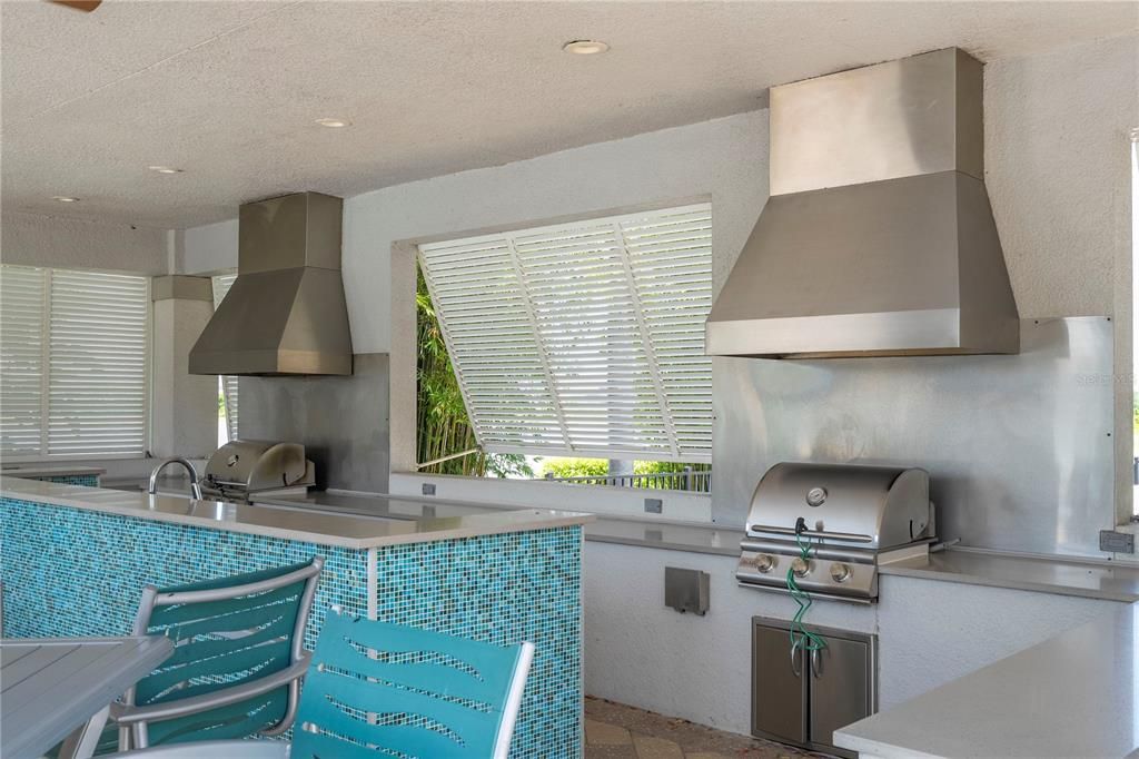 Active With Contract: $949,990 (5 beds, 4 baths, 3227 Square Feet)