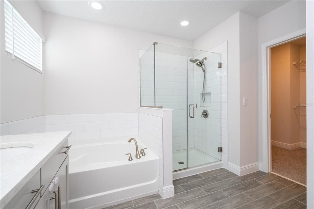 Active With Contract: $949,990 (5 beds, 4 baths, 3227 Square Feet)