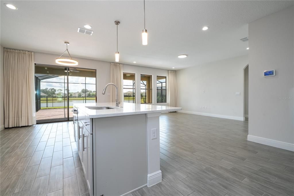 Active With Contract: $949,990 (5 beds, 4 baths, 3227 Square Feet)