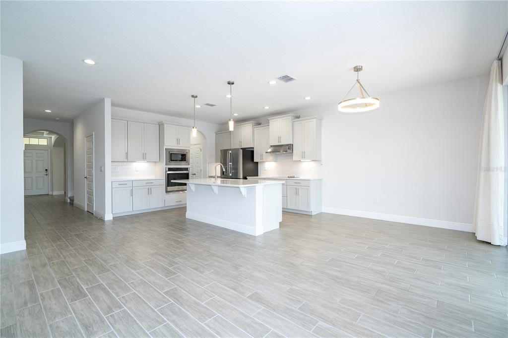 Active With Contract: $949,990 (5 beds, 4 baths, 3227 Square Feet)