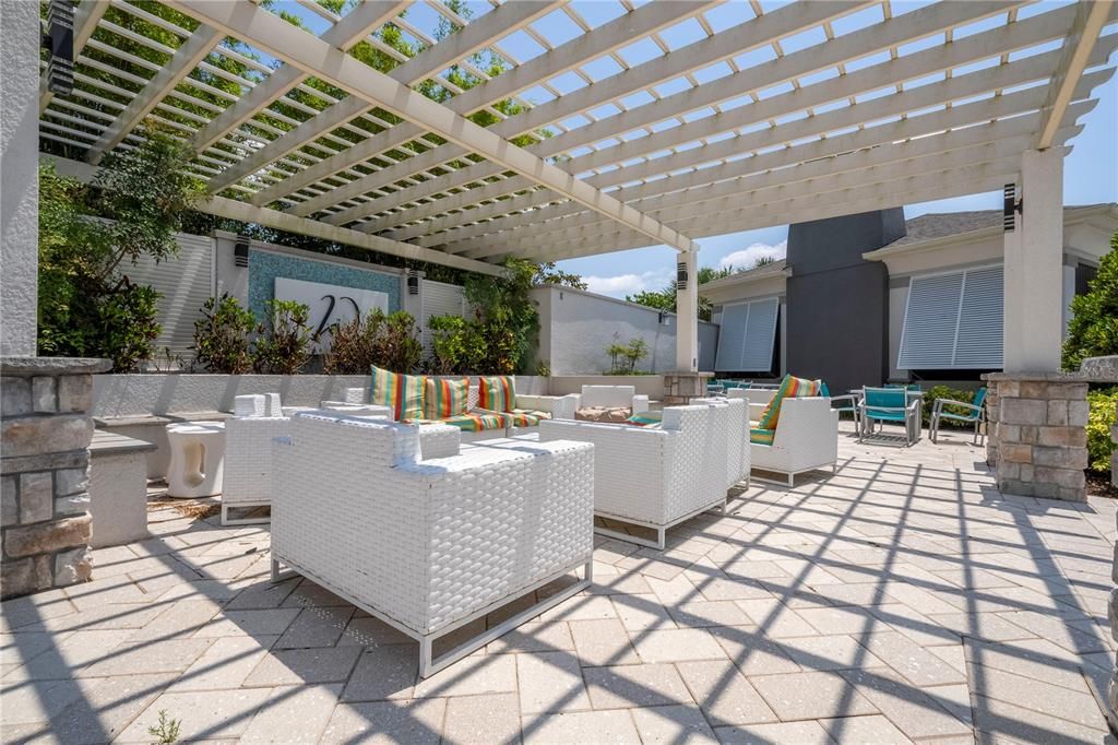 Active With Contract: $949,990 (5 beds, 4 baths, 3227 Square Feet)