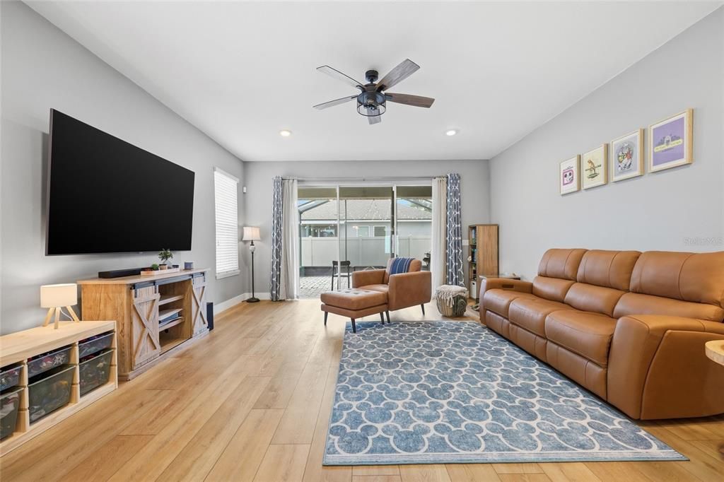 Active With Contract: $500,000 (4 beds, 2 baths, 2236 Square Feet)