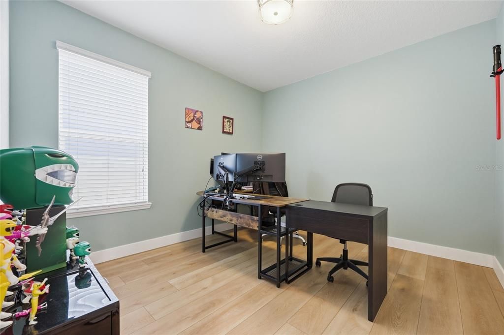 Active With Contract: $500,000 (4 beds, 2 baths, 2236 Square Feet)