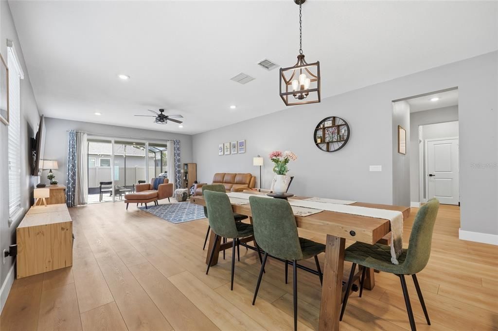 Active With Contract: $500,000 (4 beds, 2 baths, 2236 Square Feet)