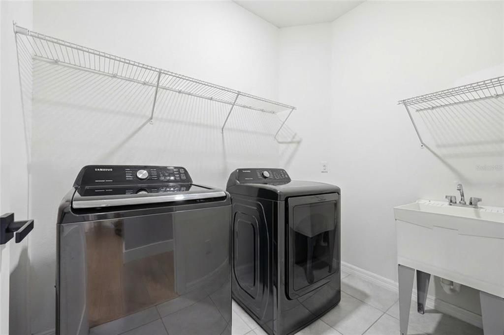 Active With Contract: $500,000 (4 beds, 2 baths, 2236 Square Feet)