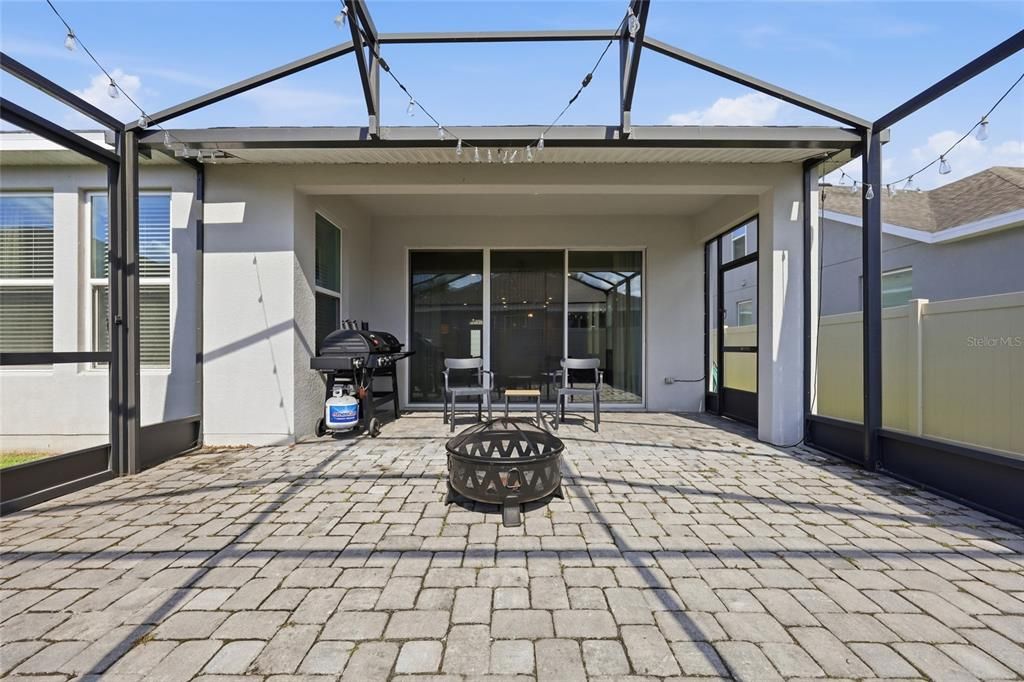 Active With Contract: $500,000 (4 beds, 2 baths, 2236 Square Feet)