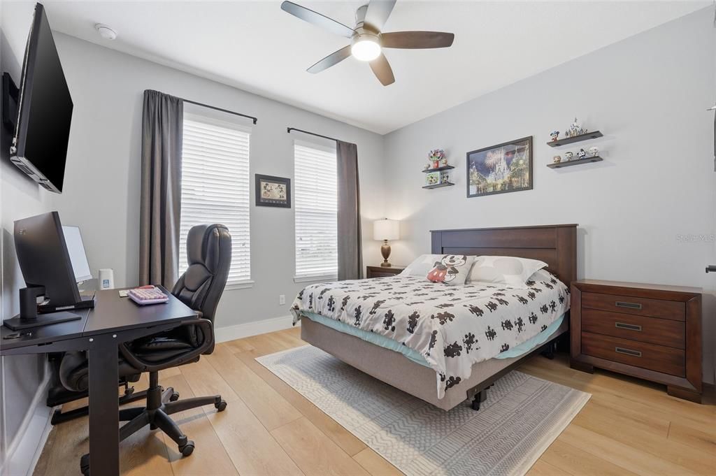 Active With Contract: $500,000 (4 beds, 2 baths, 2236 Square Feet)